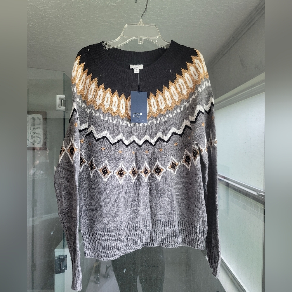 NWT Crown & Ivy Winter Sweater Size S
